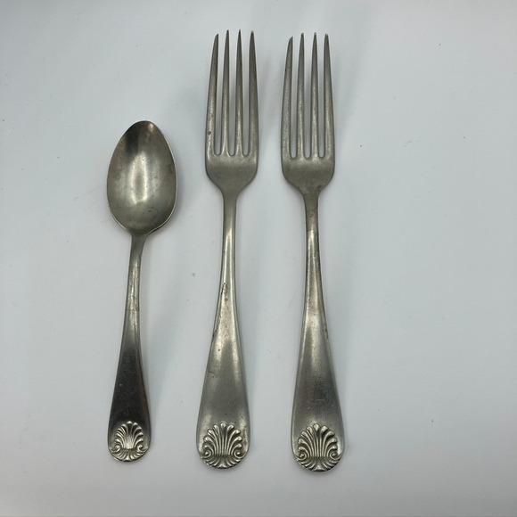 Vintage Alaska Silverware Set, 1 Spoon & 2 Forks, Shell Design, Collectible - Picture 1 of 6